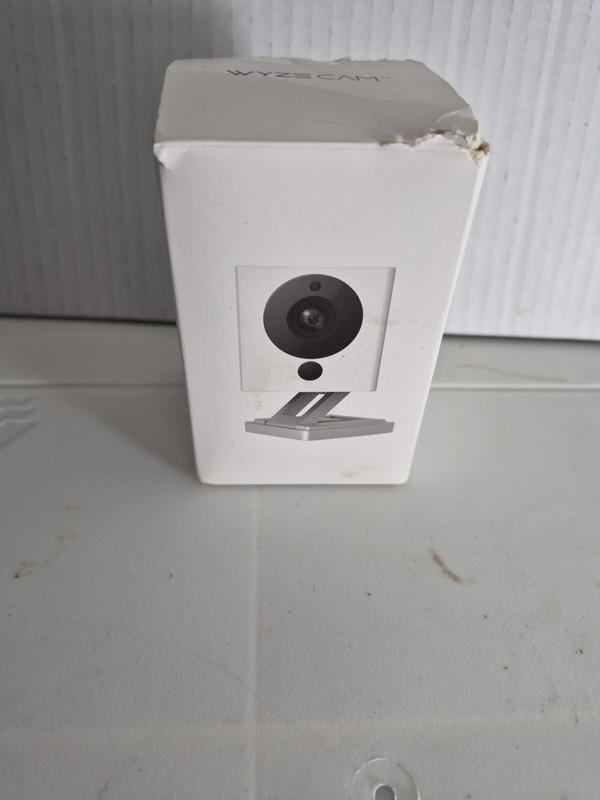 WYZE CAM V2 MODEL WYZE C2 NIGHT VISION MOTION DETECTION SECURITY CAMERA
