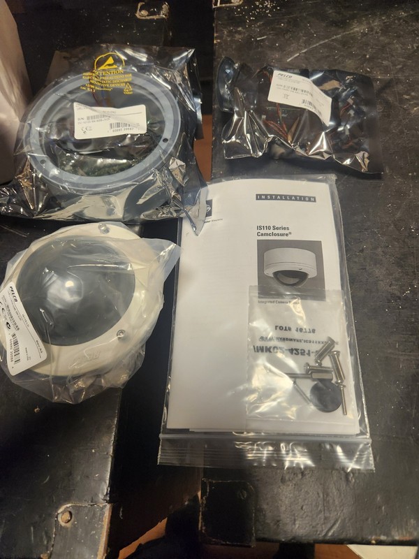New Pelco IS110-DNV9 Security Color Camera W/ 540TVL 3-9.5mm Built-in Heater