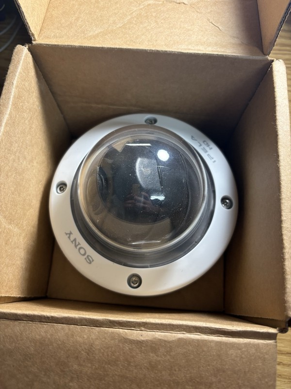 Sony SNC-VM601B Ipela HD Security Camera Slightly Used In Box With Mount