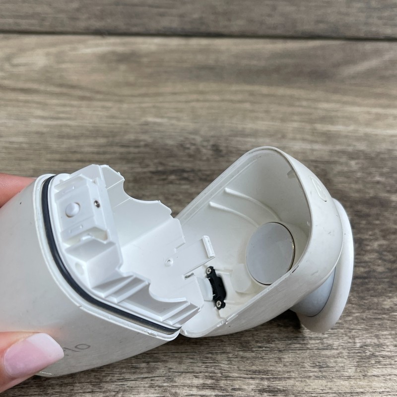 Netgear Arlo White Wireless Night Vision Outdoor Home Security Camera For Parts gallery