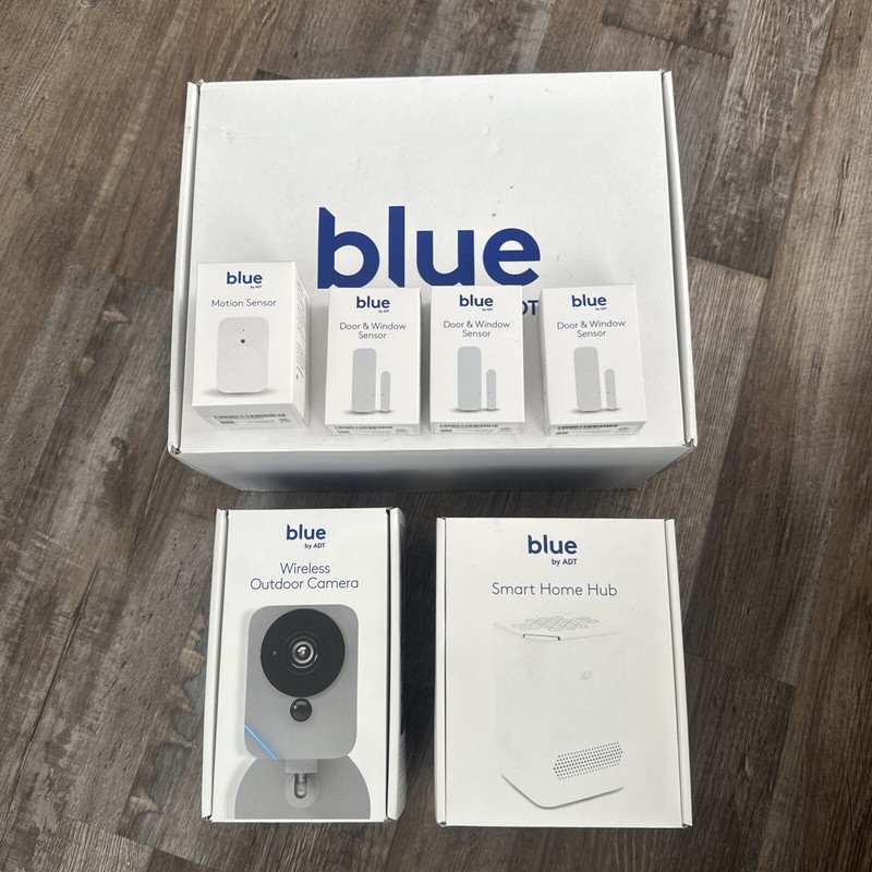 Blue by ADT Complete Starter Security Camera System Graphite 6 Piece – NEW