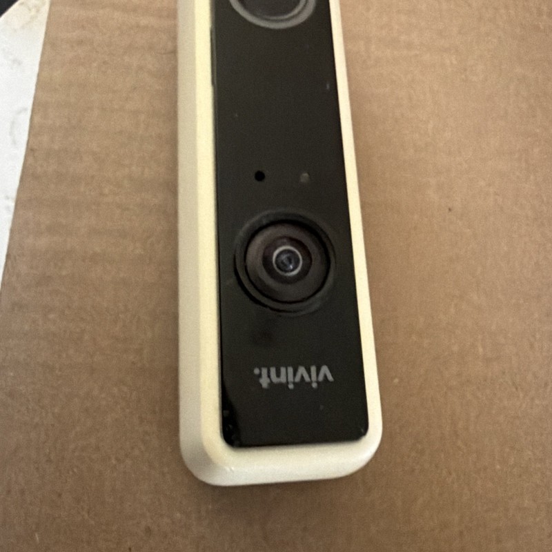 Vivint Doorbell Camera Pro VS-DBC300-WHT - used gallery