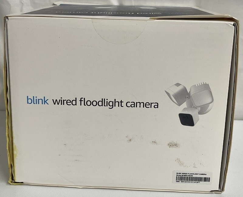 Blink Wired Floodlight Camera Led Smart Security Camera, 2600 Lumens , White .R7 gallery