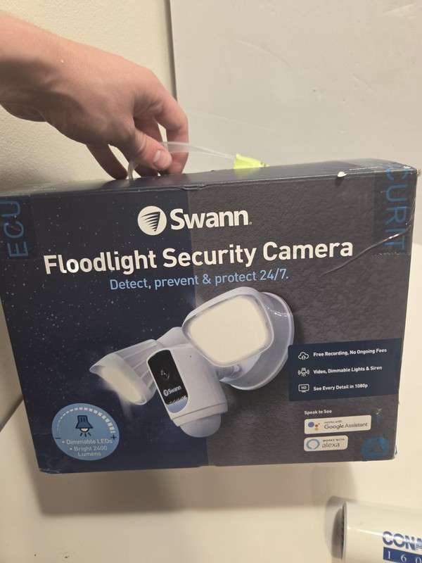 Swann 1080p Wireless Floodlight Security Camera 2400 Lumens Alexa Google gallery