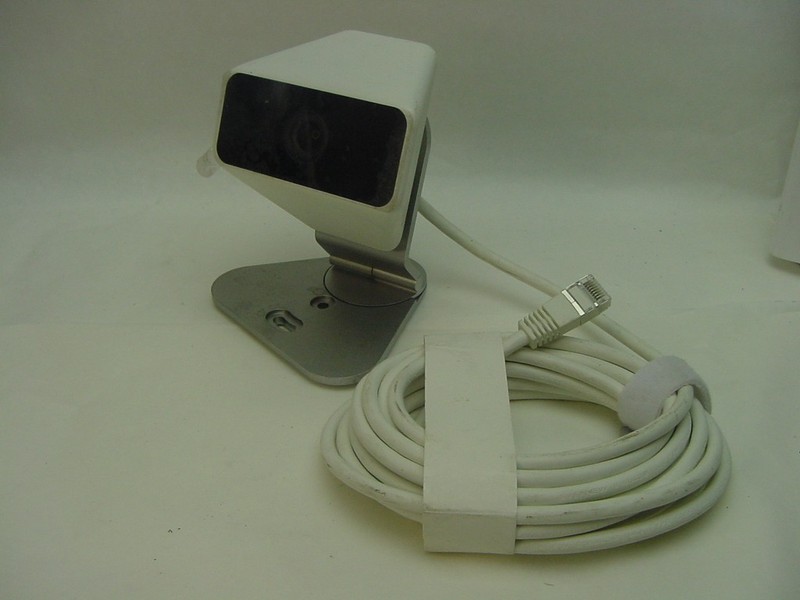 XFINITY INDOOR OUTDOOR SECURITY CAMERA SCHC2AEW IP55