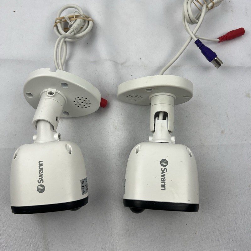 Set of 2 Swann 4K Ultra HD Bullet Security Cameras PRO-4KWLB Heat & Motion gallery