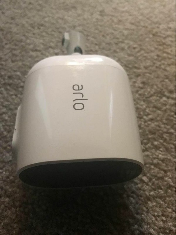Arlo Essential Spotlight Wireless Camera (1080p, color, night vision, siren) USA gallery