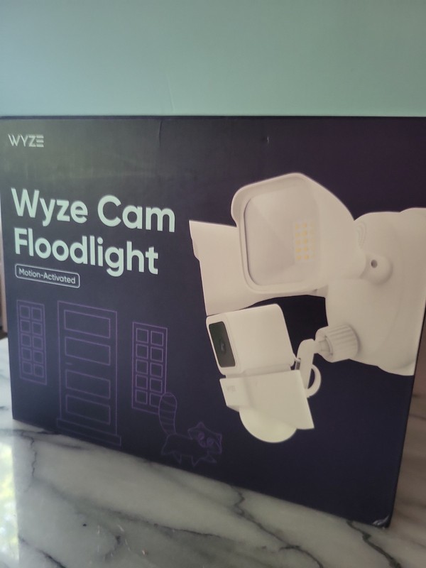 Wyze Cam Floodlight with 2600 Lumen LEDs