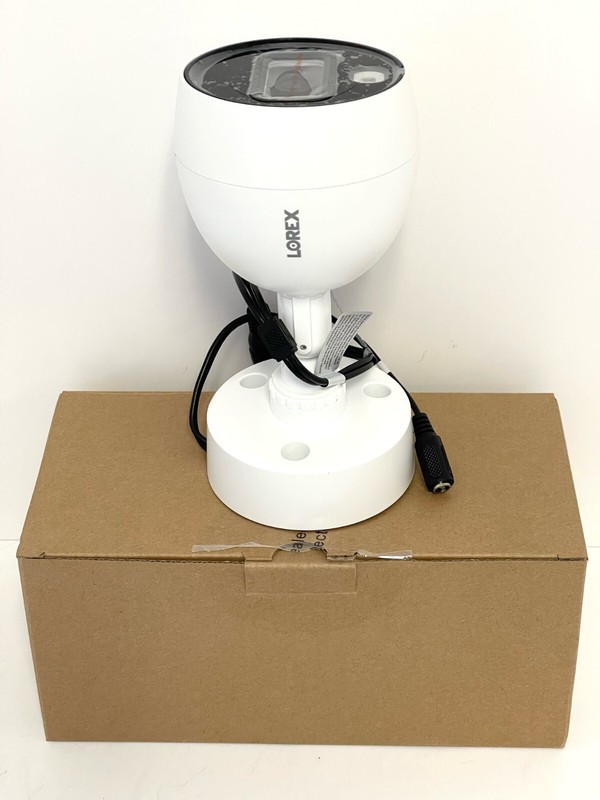 Lorex Technology C883DA 4K Ultra HD Active Deterrence Security Camera gallery