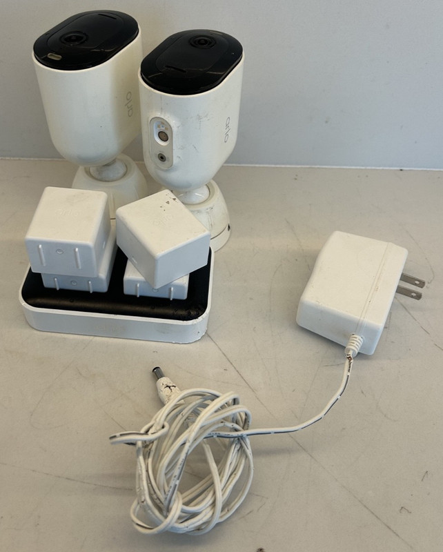 Arlo Pro 4 Spotlight Indoor/Outdoor Camera White 2 Cameras 4 Batteries & Charger