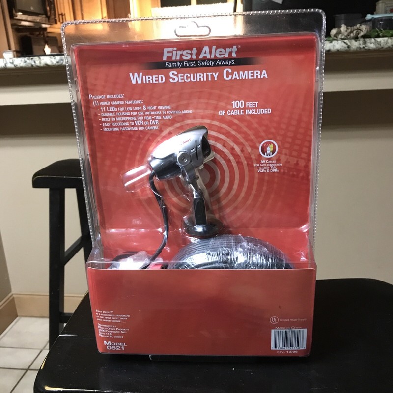 First Alert Full Color Camera Night Vision Security Model P521 100ft Cable Wired gallery