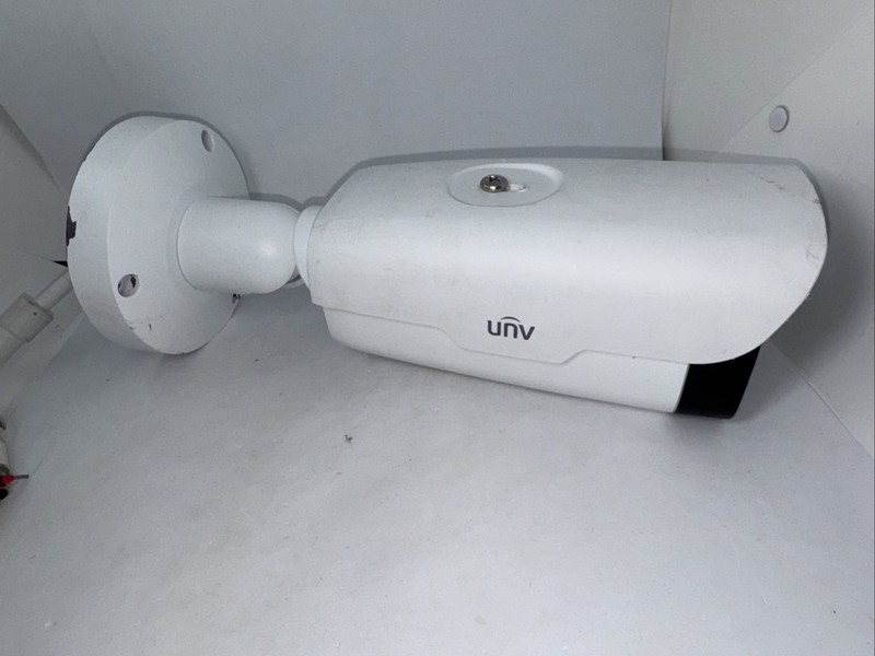 Uniview IPC262EB-HDX10K-I0 2MP Lighthunter WDR Network IR Bullet Camera Untested