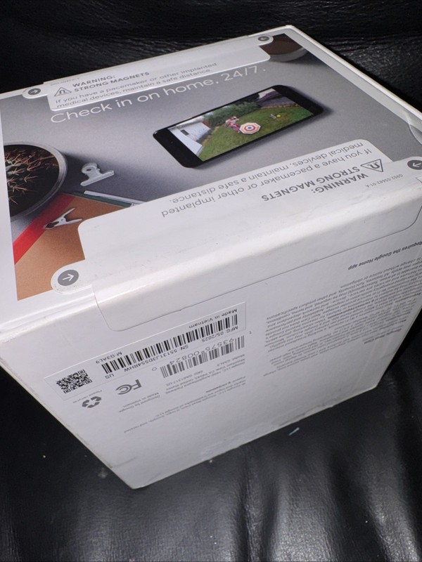 Google Nest Cam (Outdoor Battery) (GA01317-US) FACTORY SEATED gallery
