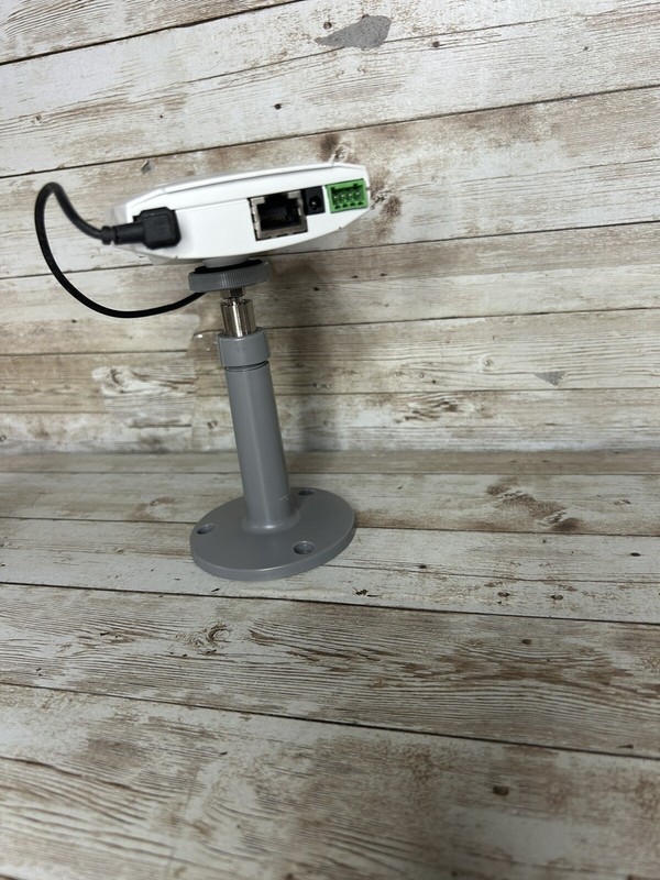 Axis 211 Network Security Camera (0198-001-06) POE Capable with Mount See Photos gallery