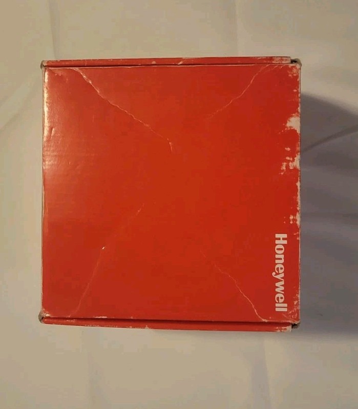 Honeywell HD4D Series Fixed Minidome Camera – Open Box – 600 TVL – Day/Night gallery
