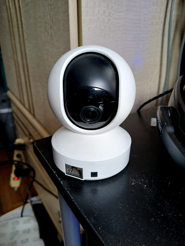 4MP 2.4/5GHz WiFi Smart Home Security Camera Pan Tilt 2-Way Audio Reolink E1 Pro gallery