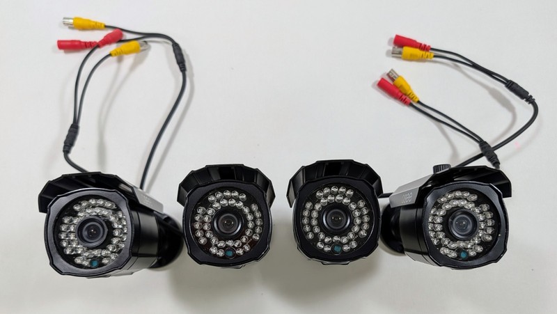 Lot Of 4 Q-See QM9901B 1000TVL Indoor / Outdoor Bullet Color Cameras gallery