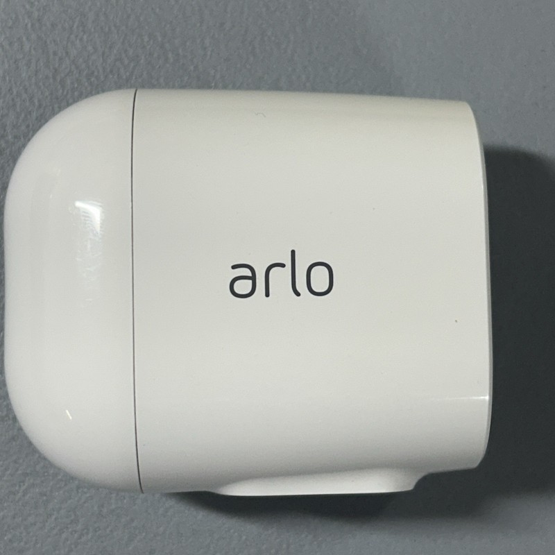 Arlo Essential VMC-2030 Spotlight Single Wireless Indoor/Outdoor Camera. Working