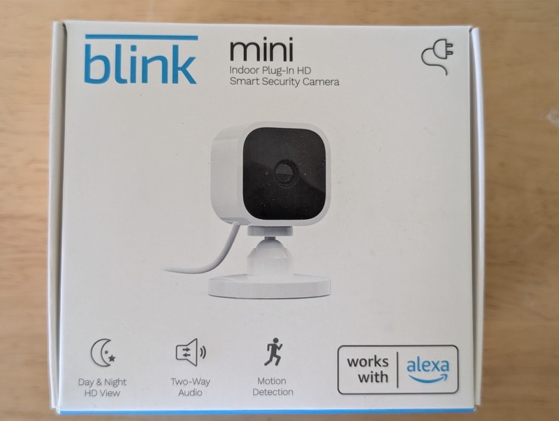 Blink – Mini Compact plug-in security camera, 1080p HD video, night visio, WHITE