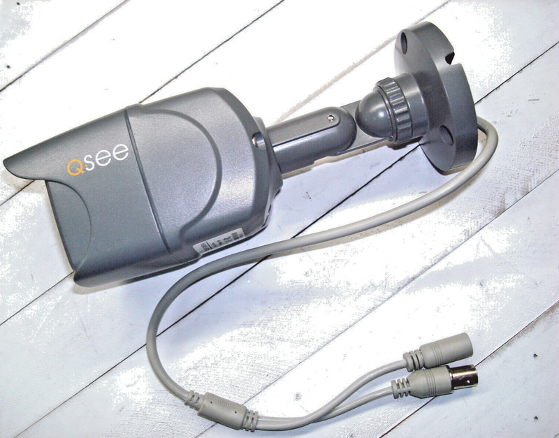 Q-See Security Camera QD6508B-4H w/ 36 LEDs & 60 ft. BNC Cable gallery
