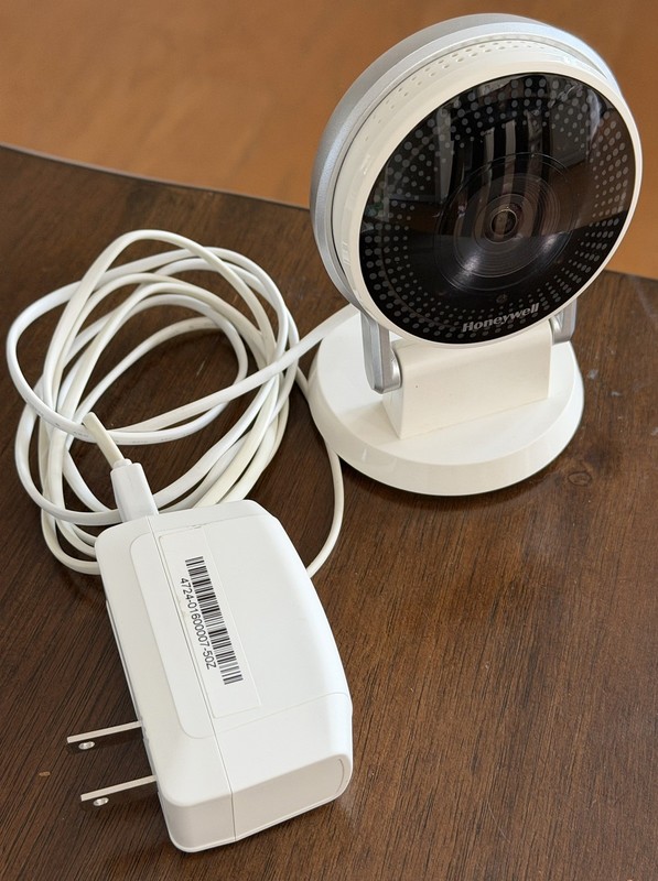 Honeywell Lyric C2 Wi-Fi Indoor Security Camera, White (NO SUBSCRIPTION NEEDED)