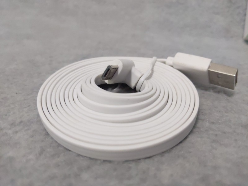 Wyze 6ft Extension Cable for Wyze Cameras w Charger Block & Clips Indoor/Outdoor gallery
