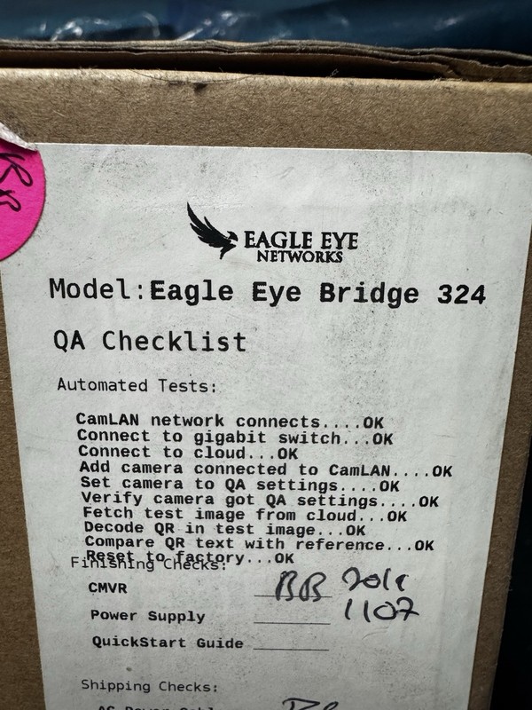Eagle Eye Networks EN-BR304P-0-HZ Compact Bridge EN-SU304-0 Security Camera gallery
