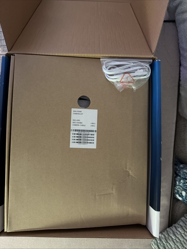 Samsung SDS-P3040 4-Camera 4DVR System Bundle BRAND NEW Open Box Sealed Packages gallery