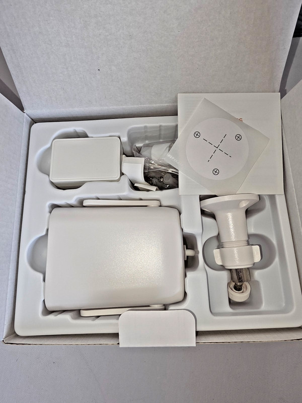 Blurams Outdoor Lite 4 A22C 3MP Built-In LED Spotlight Security Wifi Camera gallery