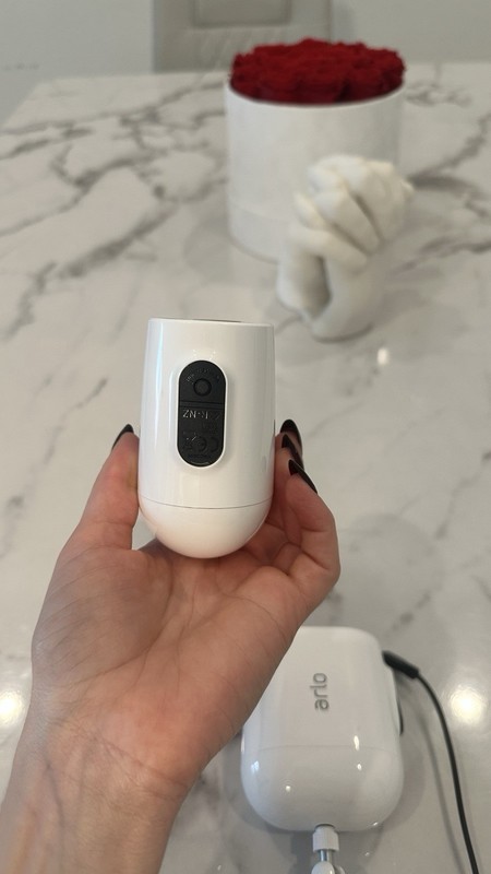 Arlo Essential VMC2032 1080p Indoor/Outdoor with Only Charger Set Two gallery