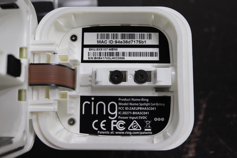 Ring Spotlight Cam Battery Powered Outdoor Camera Lights Siren White please read gallery