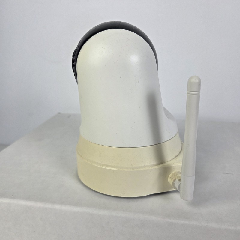 D-Link Pan and Tilt Day/Night Network Camera DCS-5020L NOT TESTED gallery