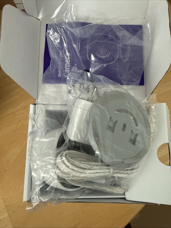 Samsung SmartThings Indoor Security Camera 1080P HD Video W/HDR GP-U999COVLBDA gallery