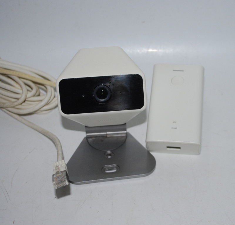 Xfinity SCHC2AEW Home Security Camera XCAM2 White Used Works Yellowed Cord gallery