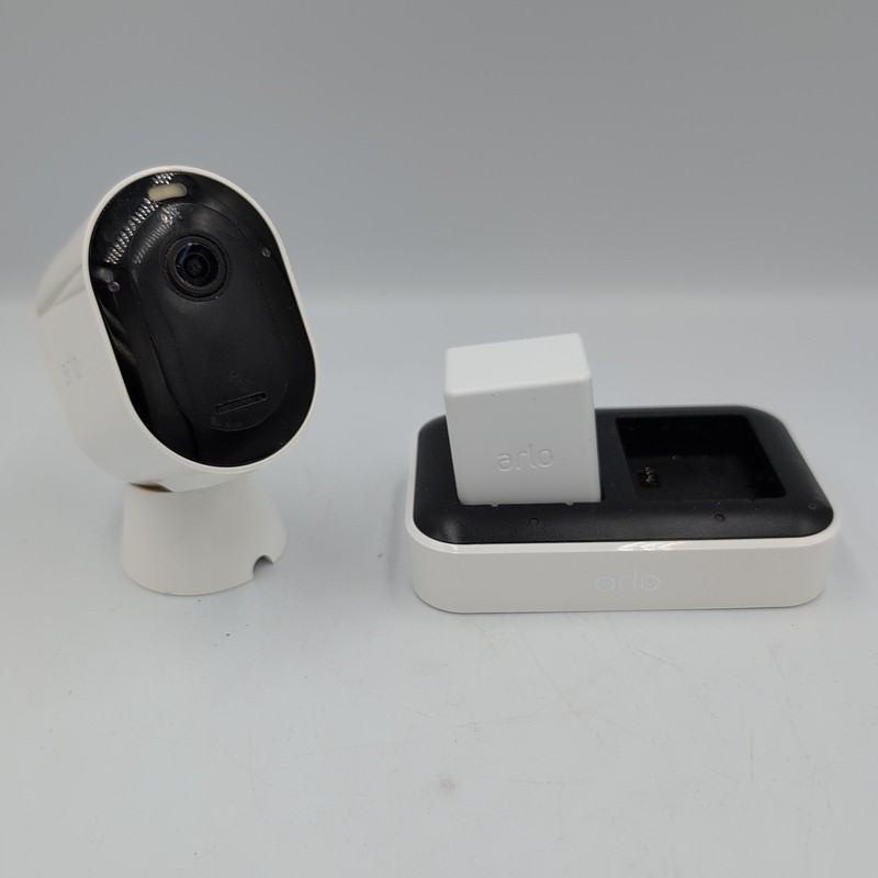 Arlo Essential Spotlight Camera VMC2030 w/ Battery & Charging Dock – No Cables