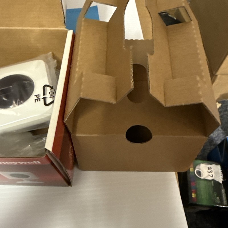 Honeywell iPCAM-WL Indoor Low-Light IP Camera gallery