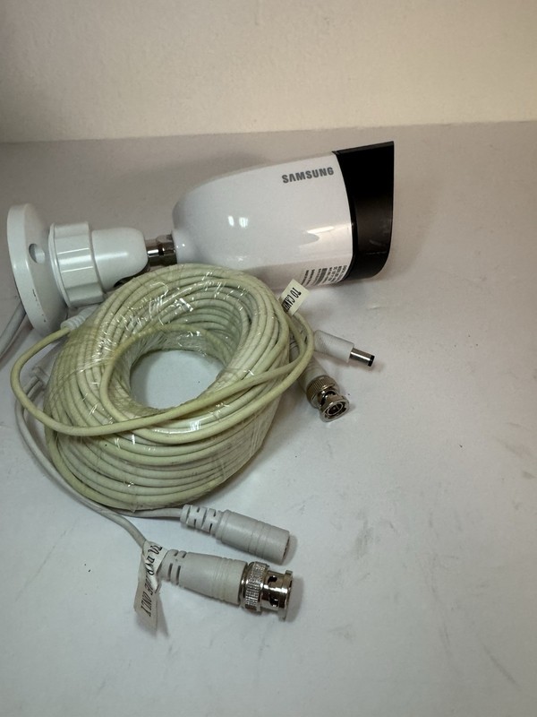 Samsung SDC-5340BCN Bullet Analog Color Security Camera + 60’ cable ( one )