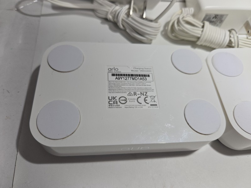 2 X Arlo Dual Charging Station VMA5400C for Arlo Ultra/Ultra 2/Pro 3/Pro 4/ 5s gallery