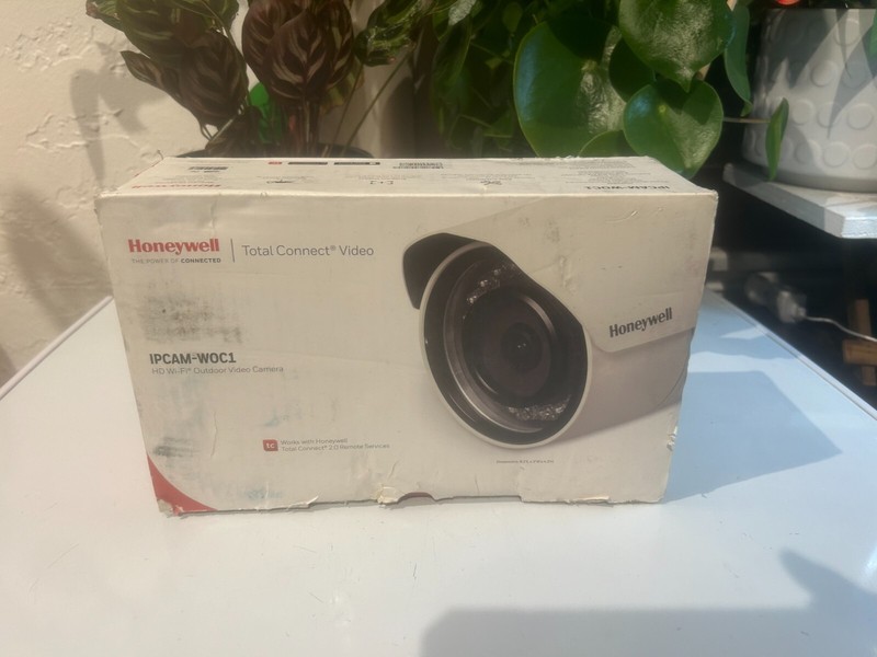 HONEYWELL* Model IPCAM-WOC1 HD WIFI Outdoor Video Camera HD 1080p