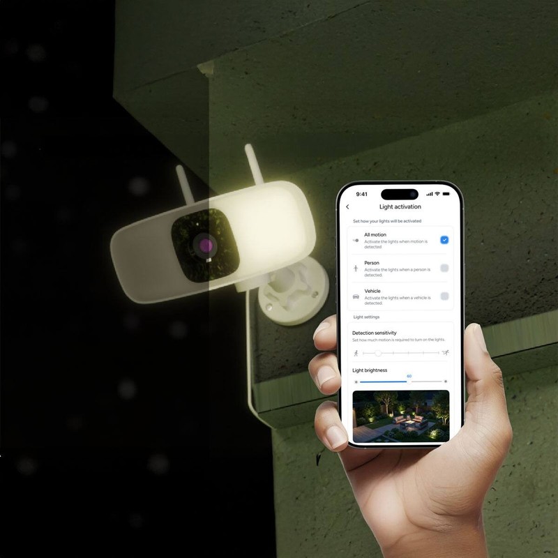 Lorex - 2K Floodlight Wi-Fi Security Camera (with App Controlled Horizontal P... gallery