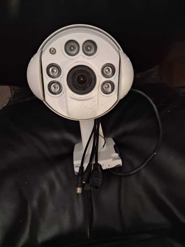 REOLINK RLC-423 Security Camera security camera, featuring Pan-Tilt-Zoom (PTZ)