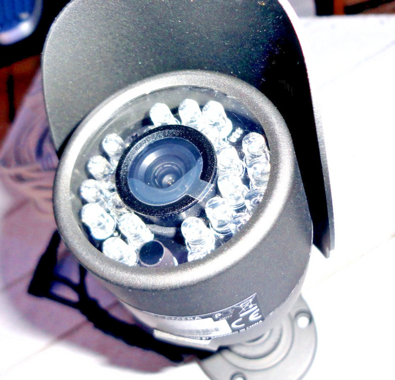 Samsung SDC-5440BCN Weather-Resistant Night Vision Camera / 600 TVLs + BNC Cable gallery