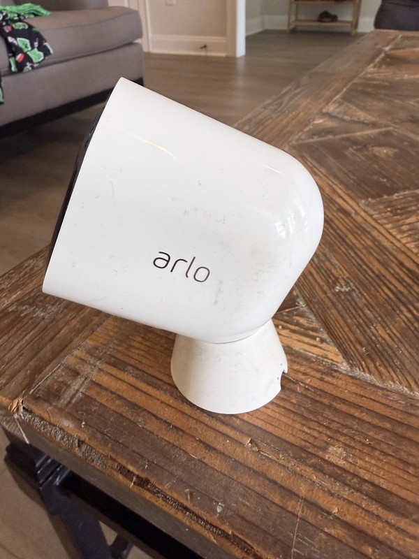 Arlo Pro 3 VMC4040P 2K Wi-Fi Wireless Night Vision Camera Indoor/Outdoor White gallery