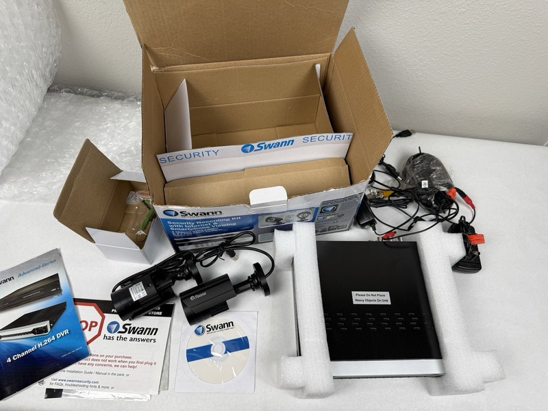 Swann Advanced Series DVR4-1300 w 2 PRO-580 Cameras CCTV DVR Security System