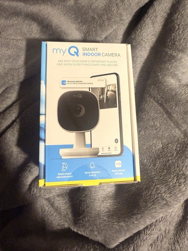 myQ Smart Indoor Camera 1080p Night Vision Motion Detection Wi-Fi USB
