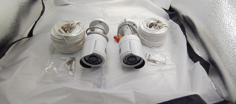 2 Samsung SDC-9443BCN Indoor Outdoor Digital Color Security Cameras Free Ship