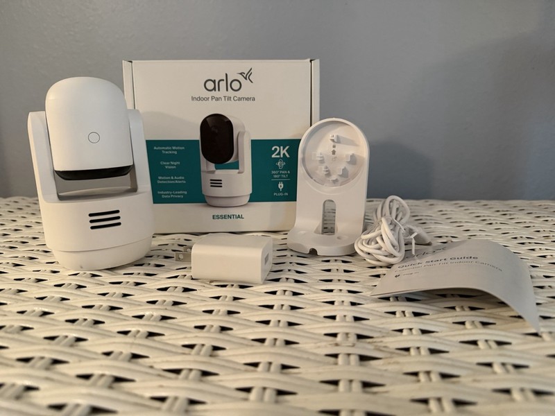Arlo Essential Indoor Pan Tilt Camera EUC
