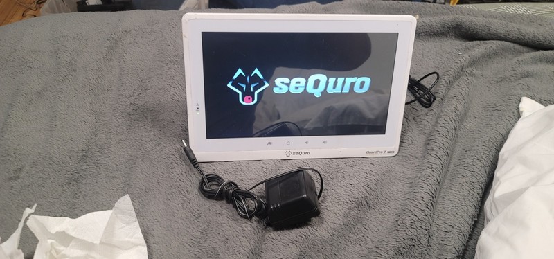 seQuro GuardPro 2 Wireless Surveillance Monitor 1080p full HD VIdeo Audio Stream
