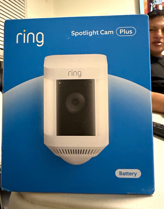 Ring Spotlight Cam Plus Battery Wi-Fi 1080p Motion Detection White