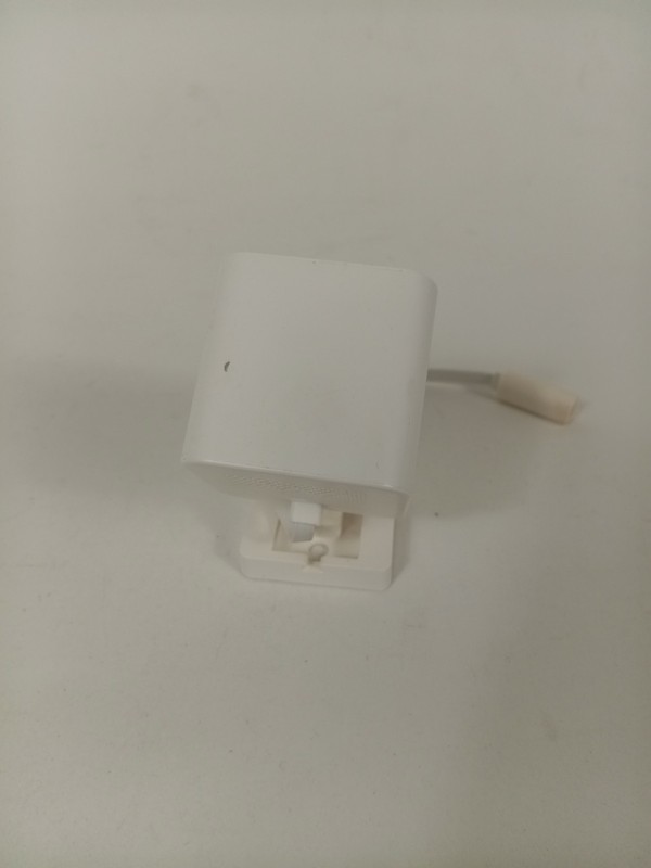 Wyze Cam V3・White Indoor/Outdoor Surveillance Camera gallery